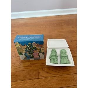 Avon Vintage 1978 Christmas Carollers Fragranced Soaps - New in Box